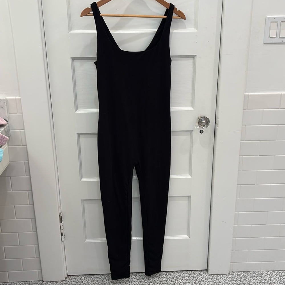 Black Sleeveless Slim Jumpsuit